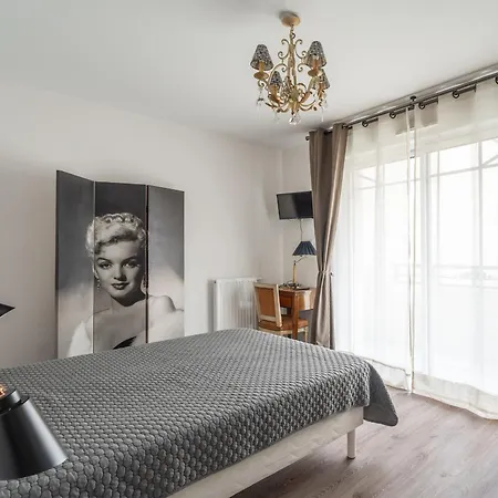 A Avec 2 Chambres, Parking Prive Et Proche Plages - Fr-1-319-16 *